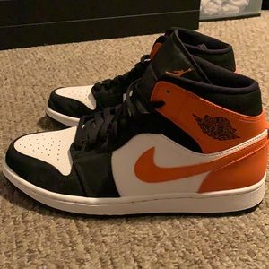 Jordan mid 1s shattered backboard